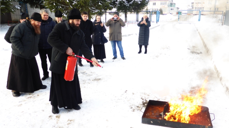 Сотрудники МЧС провели противопожарный инструктаж для священнослужителей
