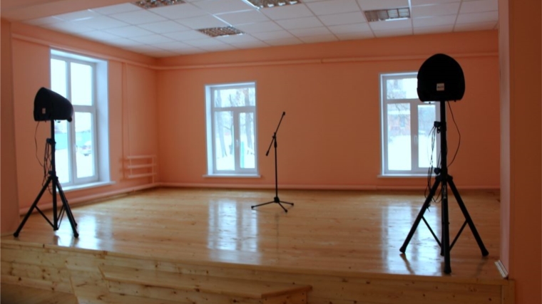 Глава администрации района Р.Н. Тимофеев посетил Большекарачкинский сельский клуб: «Ремонт провели качественно»
