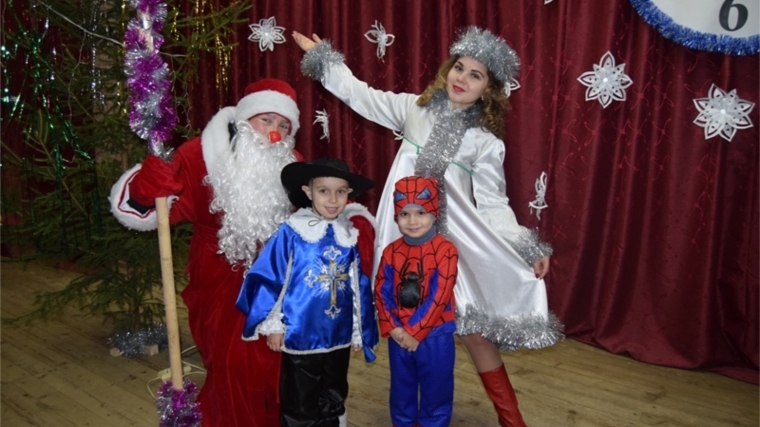 Праздничное мероприятие «Новогодние приключения на планете Сказок» в Климовском ЦСДК
