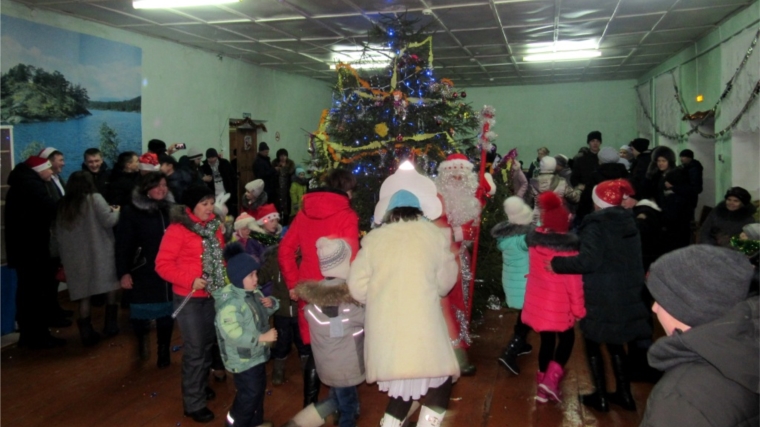 31 декабря в Верхнебуяновском сельском клубе прошло театрализованное представление «Сказочный Новый год!»