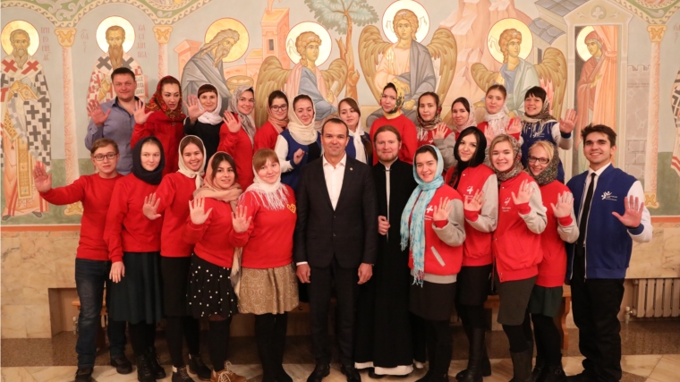 Михаил Игнатьев встретился с волонтерами республики