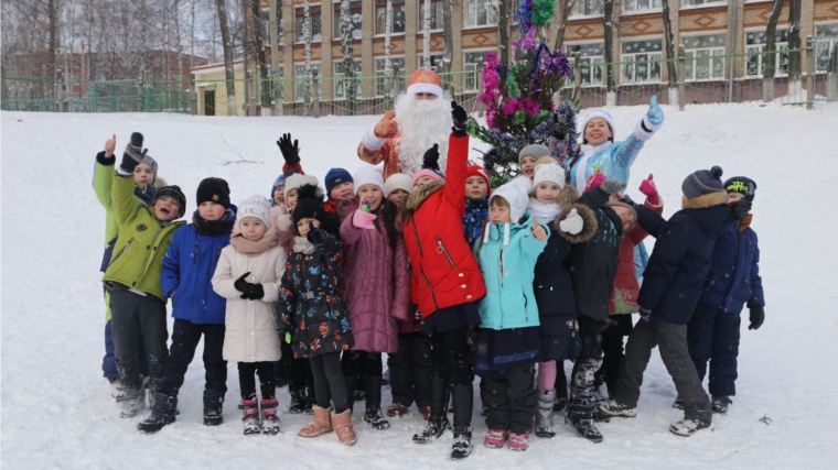 Более 200 детей собрал новогодний праздник, организованный Андреем Александровым