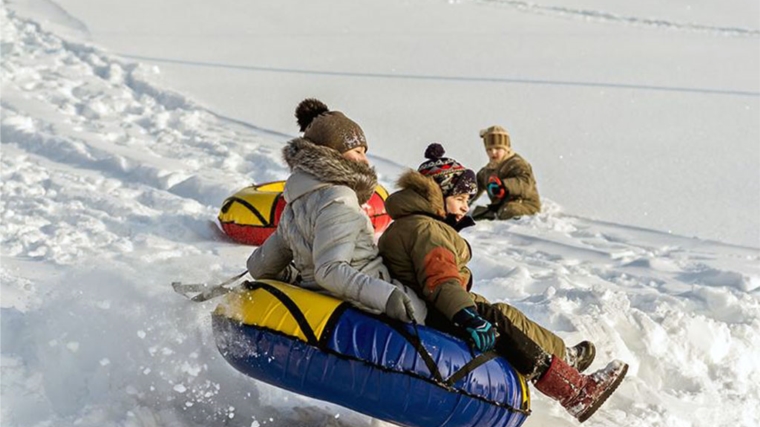 Спасатели предупреждают о правилах безопасности во время зимних развлечений.