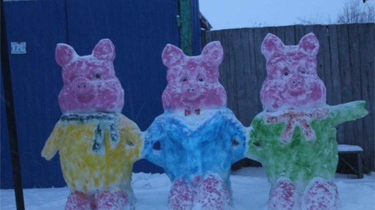 Жительница деревни Акчикасы Красночетайского района Елена Патьянова создает удивительные композиции из снега