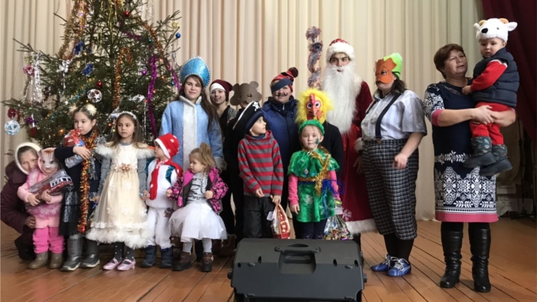 29 декабря 2018 года в Нижнемочарском СДК прошел детский Новогодний праздник «Новогодние приключения у елки»