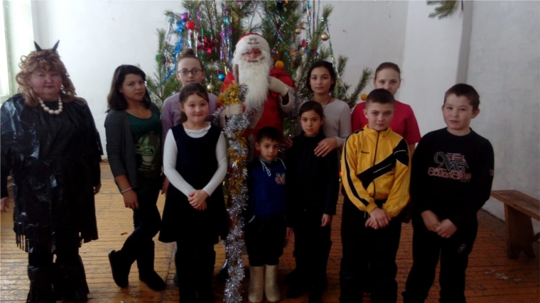 "Весёлый Старый Новый год" в Большеабакасинском ЦСДК для детей