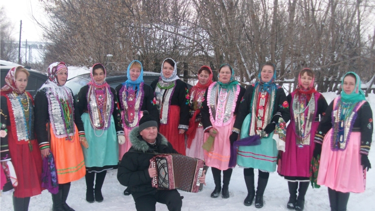 Фольклорный коллектив «Юлặш» украсил своим выступлением свадьбу молодоженов