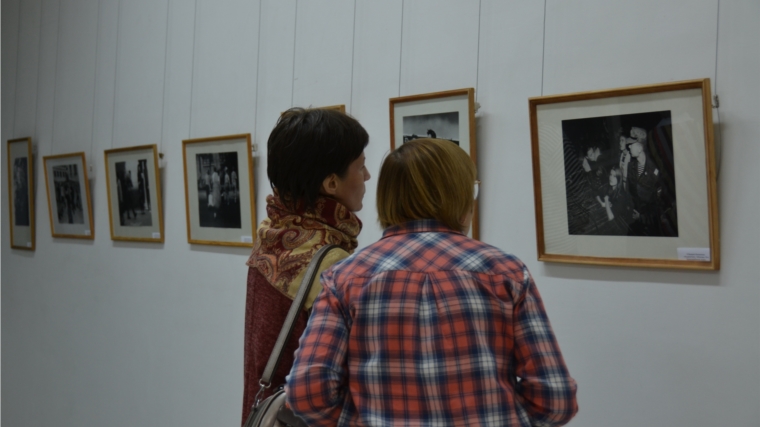 Выставки черно-белых фотографий открылись в Чувашском государственном художественном музее