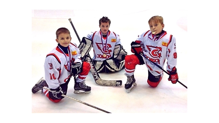 Юношеские составы «Сокола» выступают на хоккейном турнире в Нижегородской области