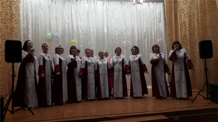 Концерт коллектива "Радуга цветов" в Шомиковском СК