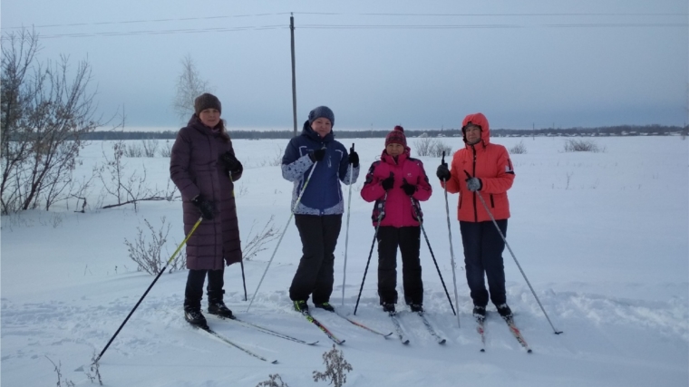 Лыжная прогулка в День здоровья и спорта