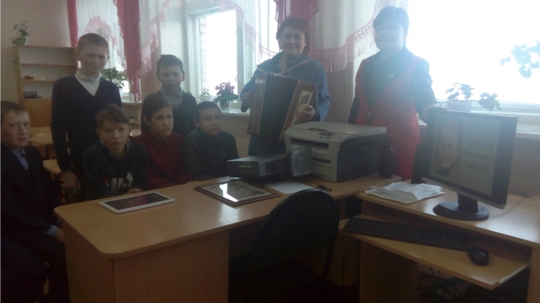 Громкое чтение произведений А.П.Гайдара с учащимися Калайкасинской школы
