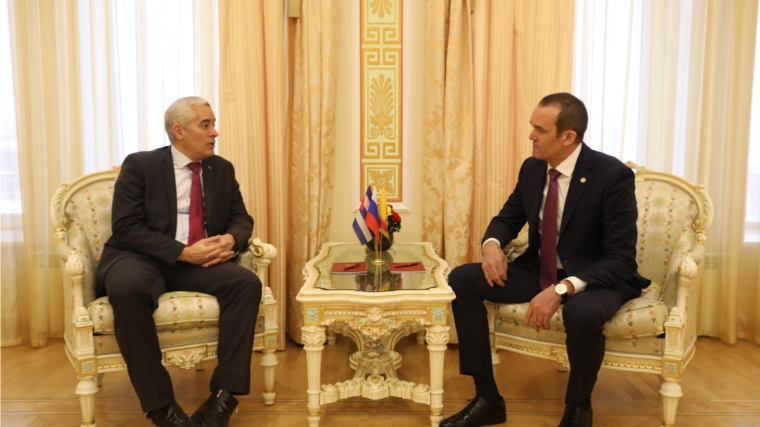 Глава Чувашии встретился с Чрезвычайным и Полномочным Послом Республики Куба в Российской Федерации