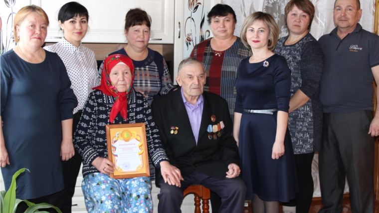 Семейная пара из Шемуршинского района отметила бриллиантовую свадьбу