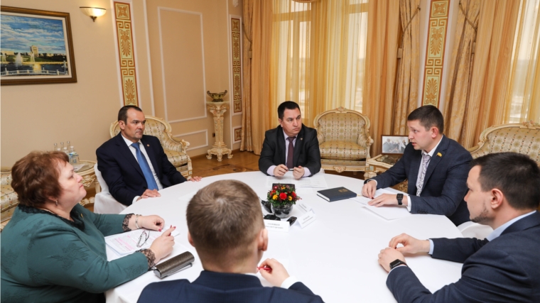 Глава Чувашии Михаил Игнатьев встретился с членами фракции ЛДПР в Госсовете республики