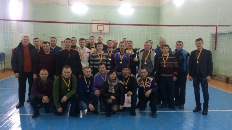 Волейбольный турнир среди команд ветеранов Янтиковского района