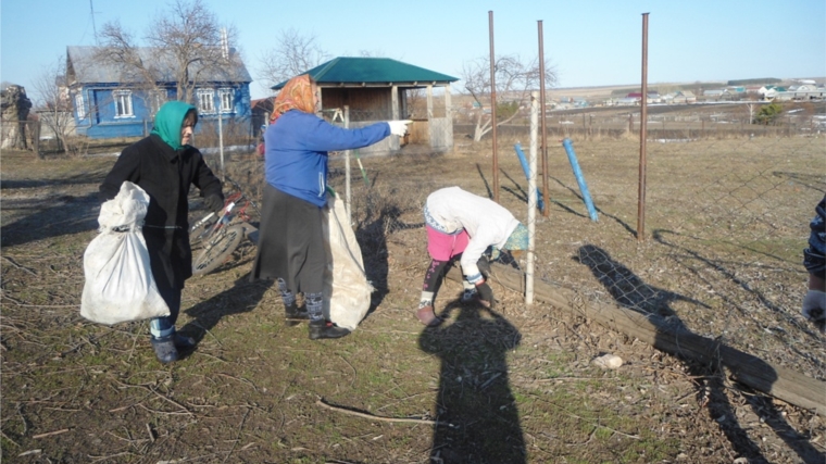 Жители деревни Альбусь-Сюрбеево провели субботник