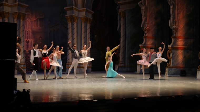 В Чебоксарах Гала-концертом завершился XXIII Международный балетный фестиваль