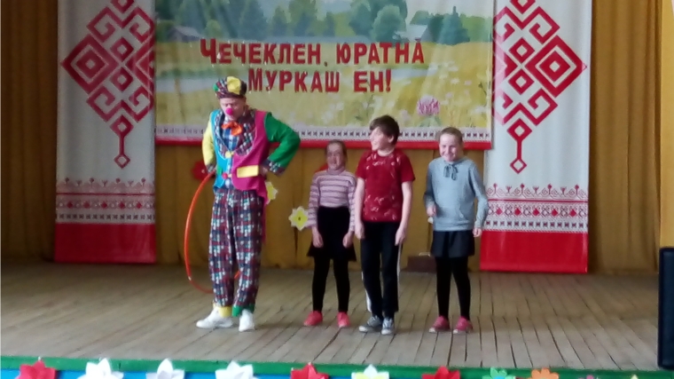 Цирковое представление артистов театра «Браво» в Тораевском СДК
