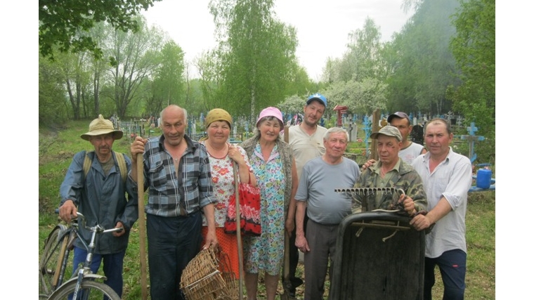 12 мая прошел субботник по уборке территории кладбища д.Дубовка