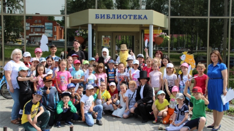 «Давайте Пушкина читать!»: открытие летних площадок в библиотеках района