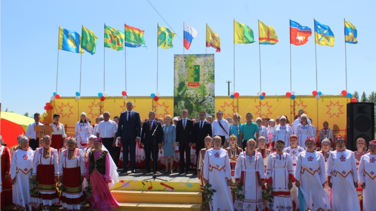 В Шемуршинском районе состоялся традиционный праздник песни, труда и спорта «Акатуй - 2019»