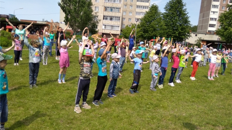 Соревнования по легкоатлетическому кроссу среди сотрудников детского сада № 50 «Непоседа»