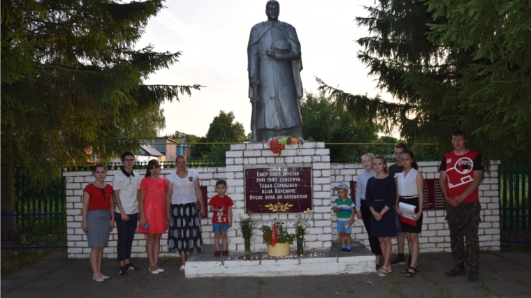 Акция «Свеча памяти» в День памяти и скорби у памятника павшим в Великой Отечественной войне села Климово