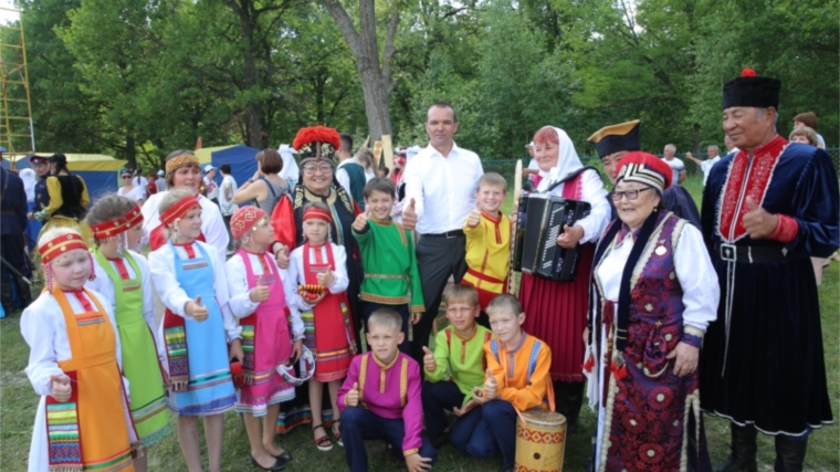 Фольклорная группа «Сывлăмпи» при Кадикасинском СДК приняла участие на Дне Республики в Алатырском районе