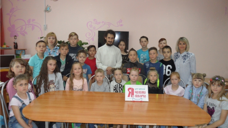 8 июля в рамках празднования Всероссийского дня семьи, любви и верности в библиотеках города Шумерли прошли праздничные мероприятия.