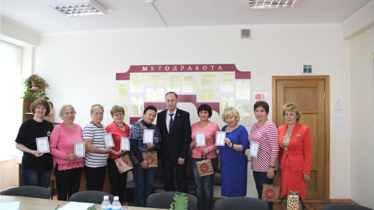 Министр Сергей Димитриев вручил сертификаты об окончании обучения на проекте «Бабушка и смартфон»
