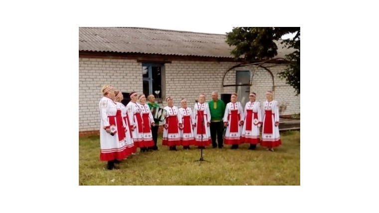 Участие фольклорного коллектива «Хăнатар» Испуханского СДК в праздновании Дня деревни Торханы