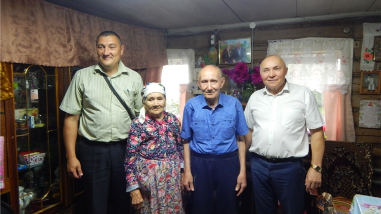 Поздравили с 90 - летием труженика тыла, жителя деревни Синьял-Яуши Владимирова Василия Владимировича