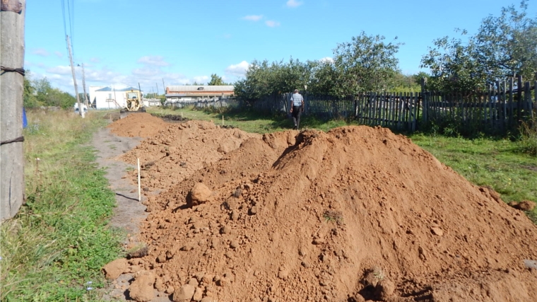 В деревне Большие Яуши ведется строительство грунтовой дороги