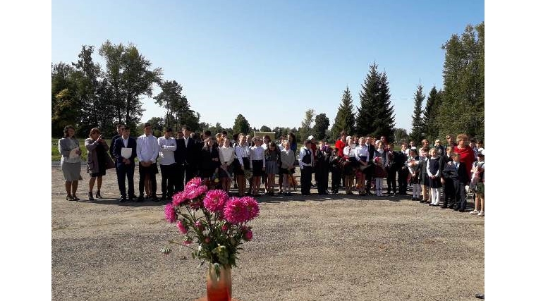 2 сентября в МБОУ "Тораевская СОШ" прошла торжественная линейка, посвященная Дню Знаний