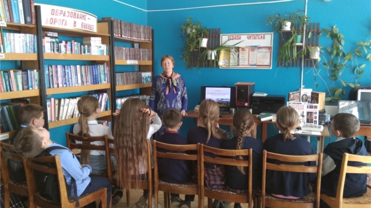 В Юнгинской сельской библиотеке совместно с Юнгинским сельским ДК провели беседу «День Бородина»