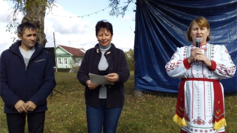 Участники самодеятельности Санкинского СДК на праздновании Дня села Хоршеваши