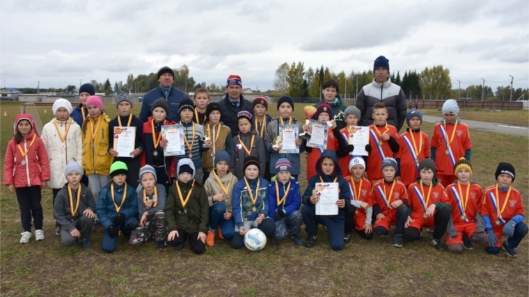 Соревнования по мини-футболу среди школьников не старше 10 лет в рамках акции "Спорт против наркотиков"