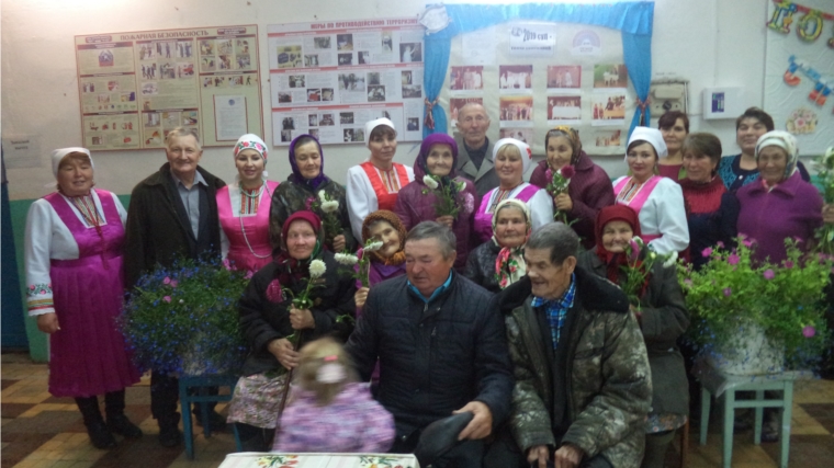 В Ишпарайкинском сельском клубе прошел праздник для пожилых людей