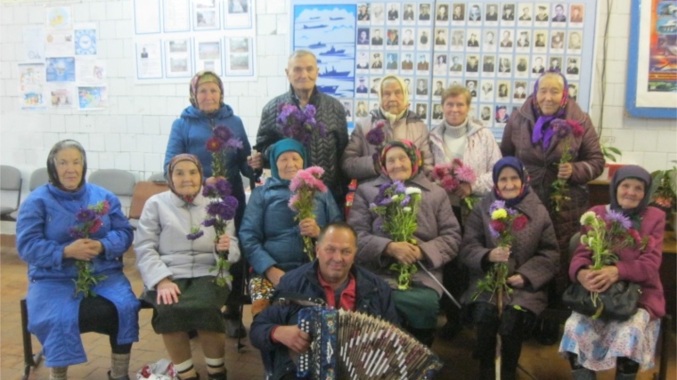 Международный день пожилых людей отметили в Дубовском сельском доме культуры