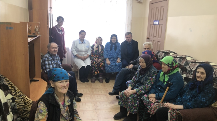 Прокуратурой Комсомольского района Чувашской Республики проведен выездной прием пожилых людей в отделениях стационарного обслуживания граждан пожилого возраста и инвалидов