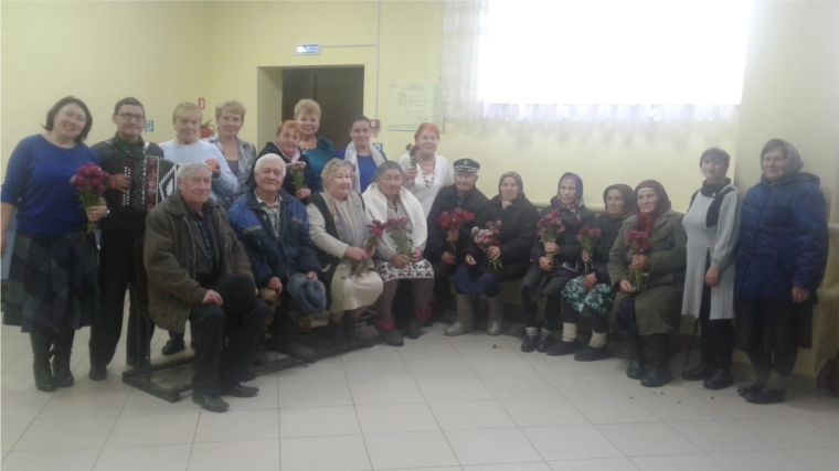 30 сентября в Сотниковском сельском Доме культуре прошло мероприятие, посвященное Дню пожилого человека, под названием "Как нам дороги Ваши седины! "