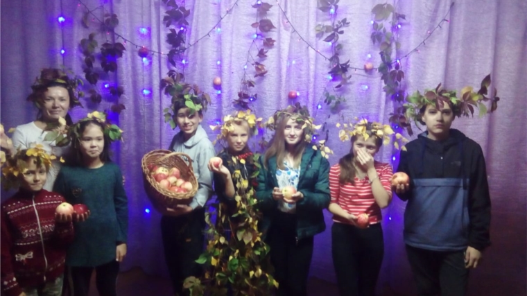 В Сядоргасирминском сельском клубе состоялся "Праздник королевы осени"
