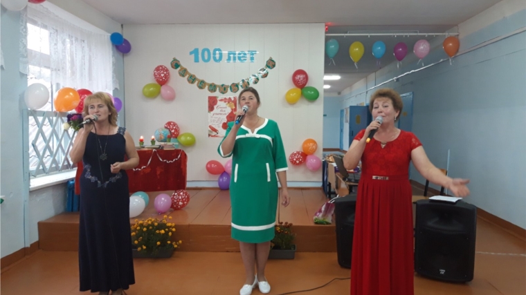 Новочелкасинская школа отметила 100-летний юбилей