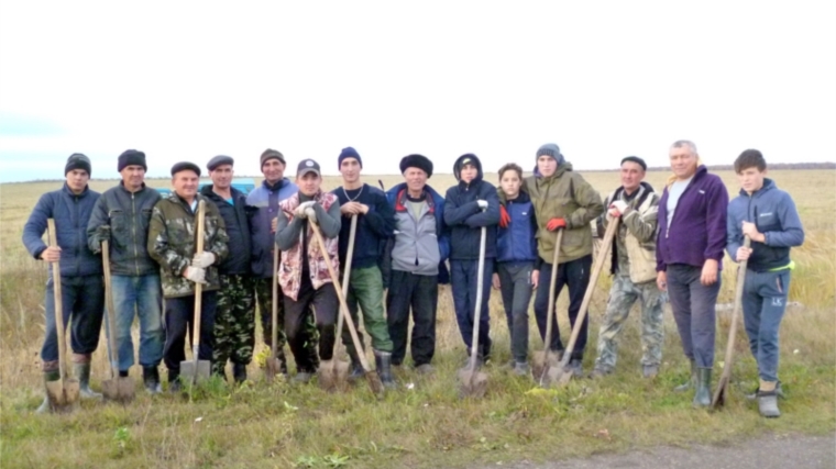 В деревне Сядорга-Сирмы состоялась очередная акция "Посади дерево и сохрани его"