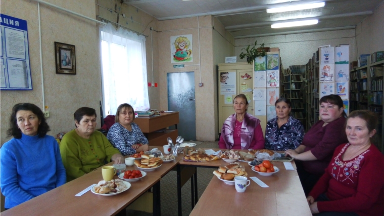 Октябрь - батюшка настал, Покров-праздник заиграл в Туруновской сельской библиотеке