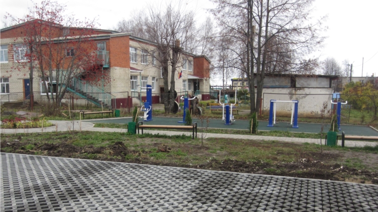 Продолжается благоустройство дворовой территории по ул. Гагарина