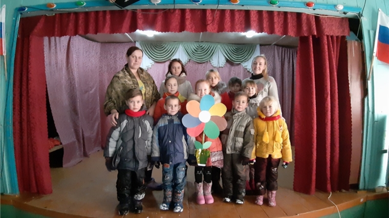 2 ноября Эльбарусовская сельская библиотека совместно с Вурманкасинским СДК провели ежегодную культурно-образовательную акцию «Ночь искусств»