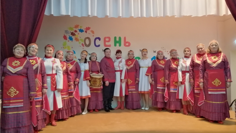 Концерт фольклорного ансамбля «Синепи» на сцене Большешиушского СДК