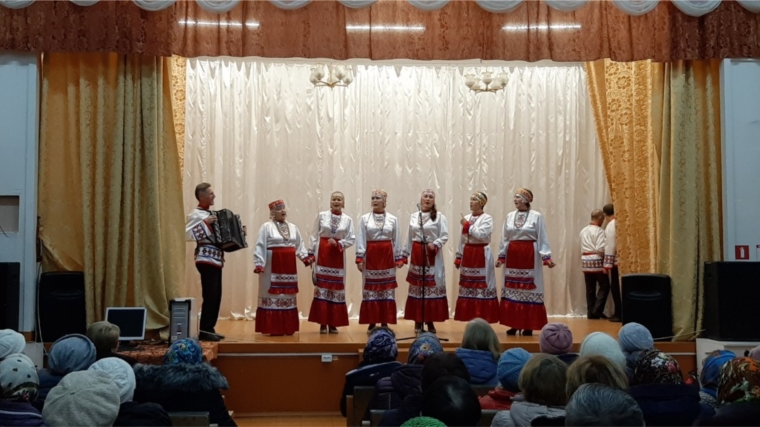 Концерт ансамбля "Акуча" в Шомиковском СК